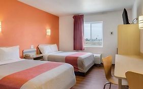 Howard Johnson By Wyndham Lemoore Near Naval Air Station